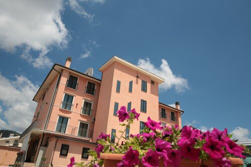 Гостиница Hotel Leon в Сан-Джованни-Ротондо