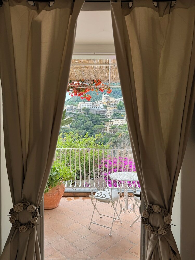 Фото Villa Mary Suites