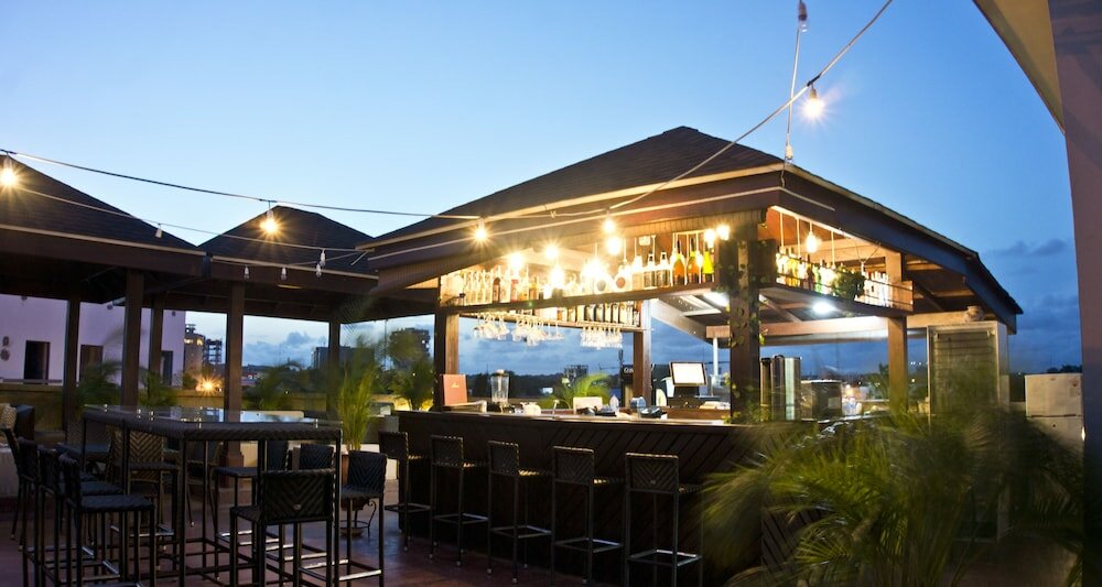 Фото Tropical Enclave Hotel