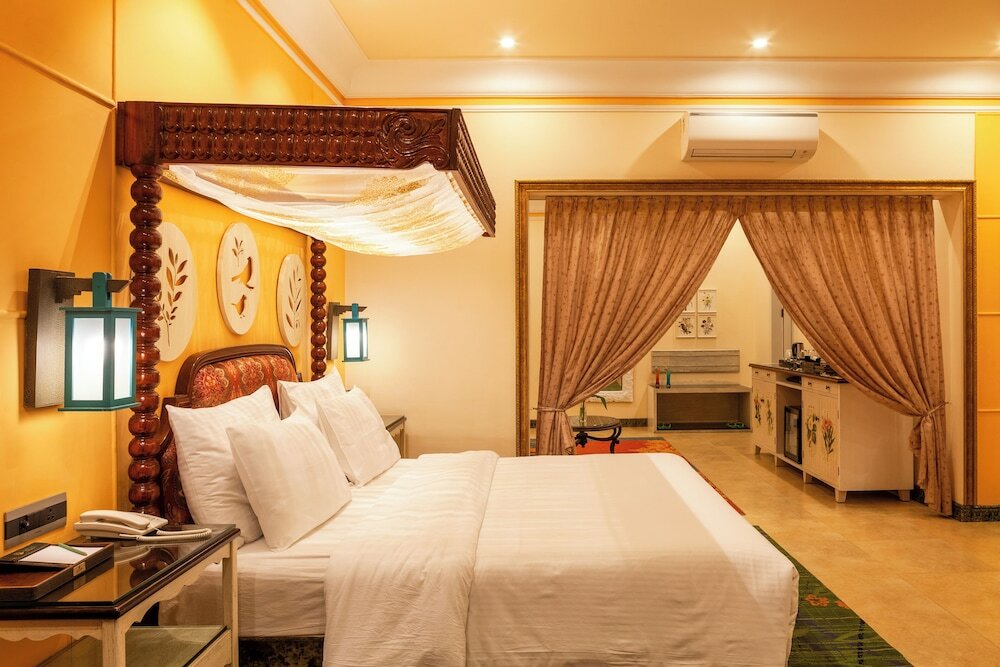 Фото Mayfair Palm Beach Resort