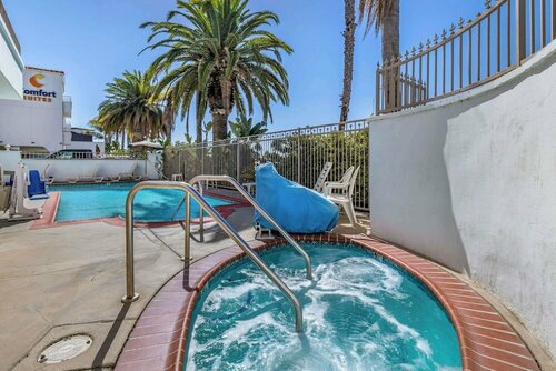 Внешний вид отеля Comfort Suites San Clemente Beach в Сан-Клементе, фото 3