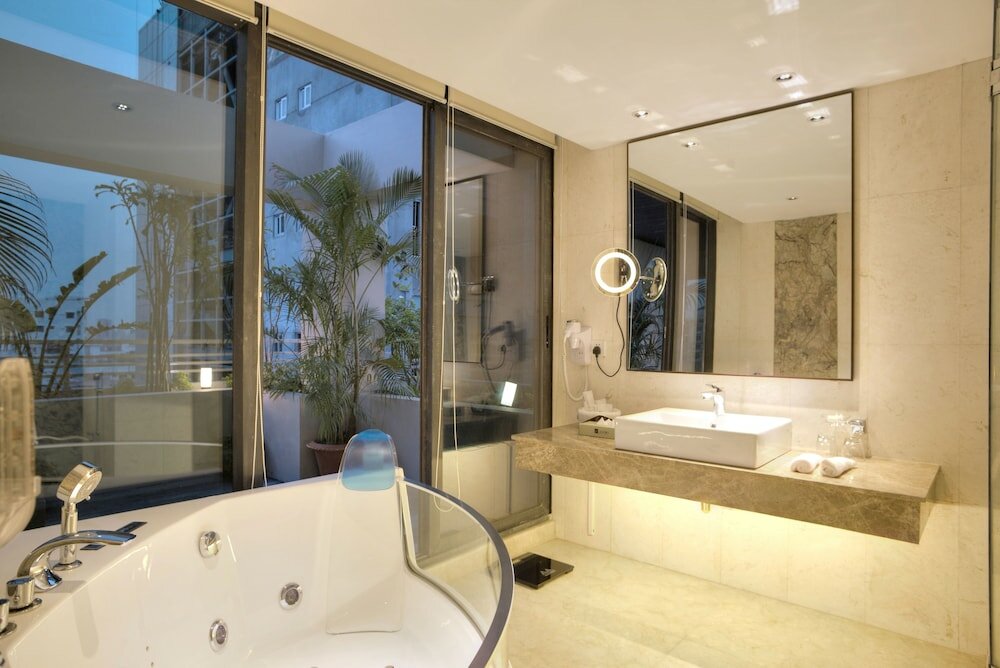 Фото Отель Lakeshore Banani