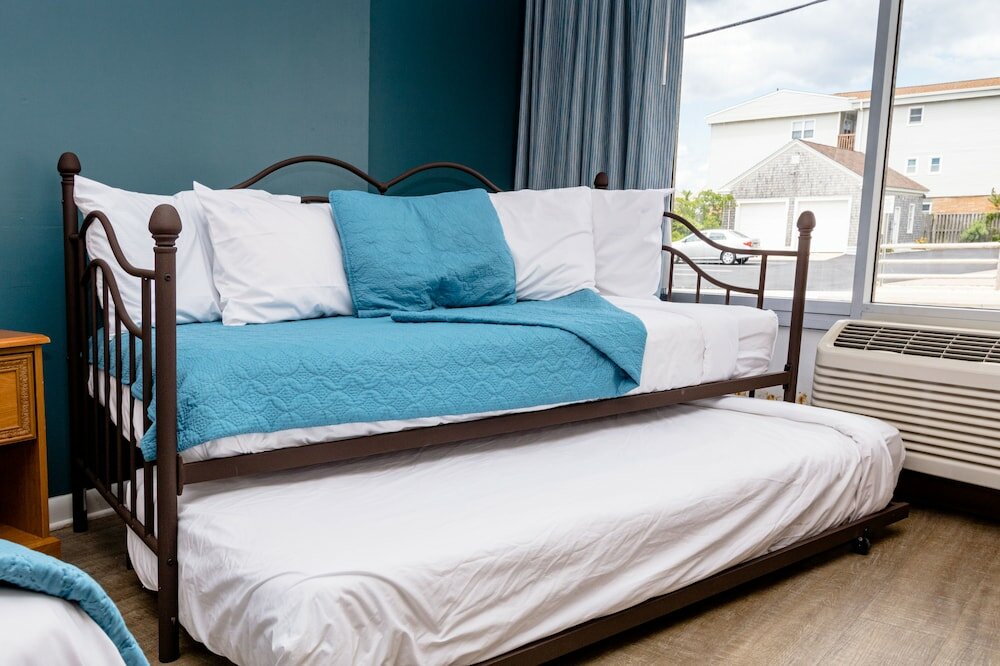 Фото Charlroy Motel