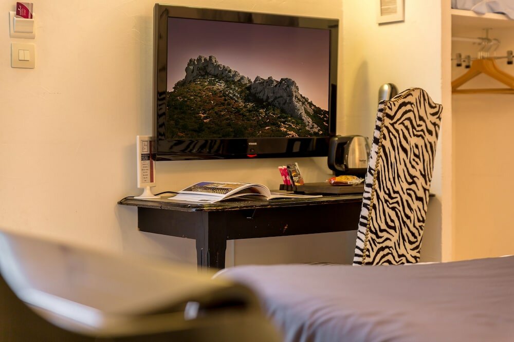 Фото The Originals Boutique, Clair Hôtel, Martigues