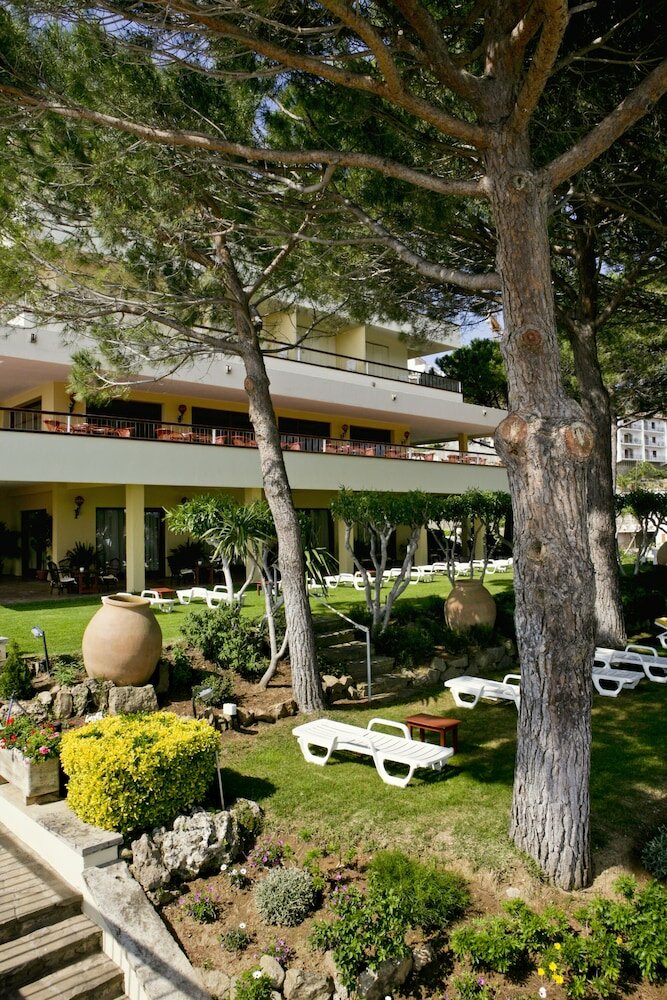 Фото Almadraba Park Hotel