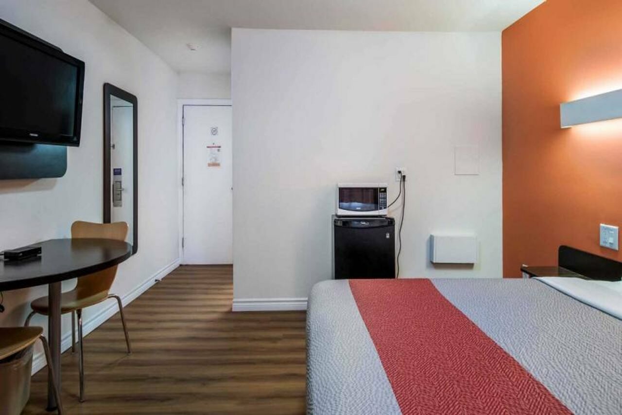 Фото Motel 6 Sudbury, On