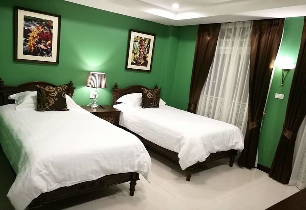 Фото The Velvet Orchid