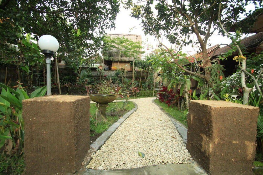 Фото Omah D'Taman Hotel by Eps