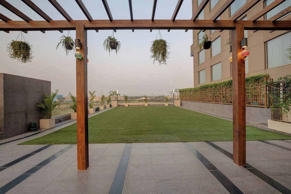 Фото Courtyard by Marriott Surat