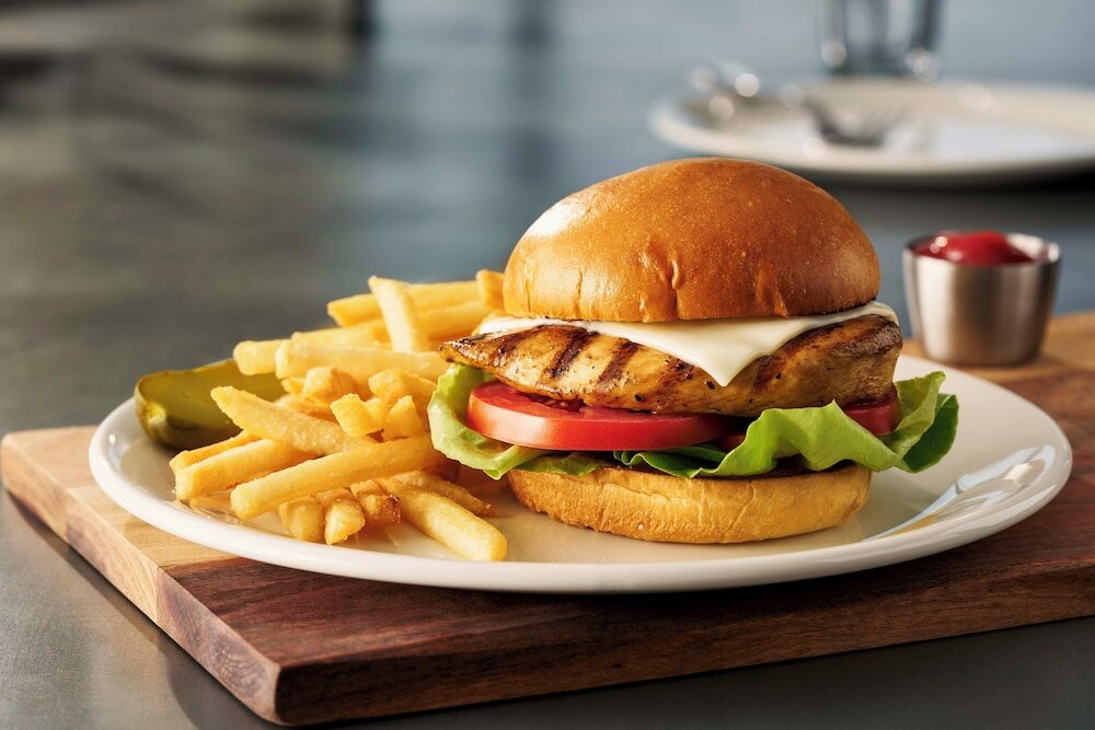 Фото Four Points by Sheraton Milwaukee Airport