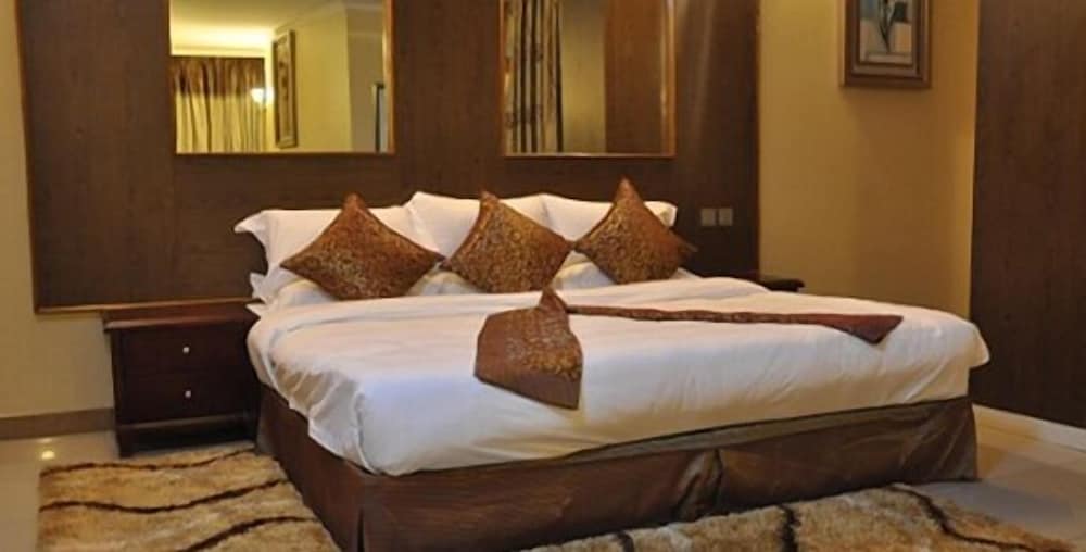 Фото The Mirror Hotel