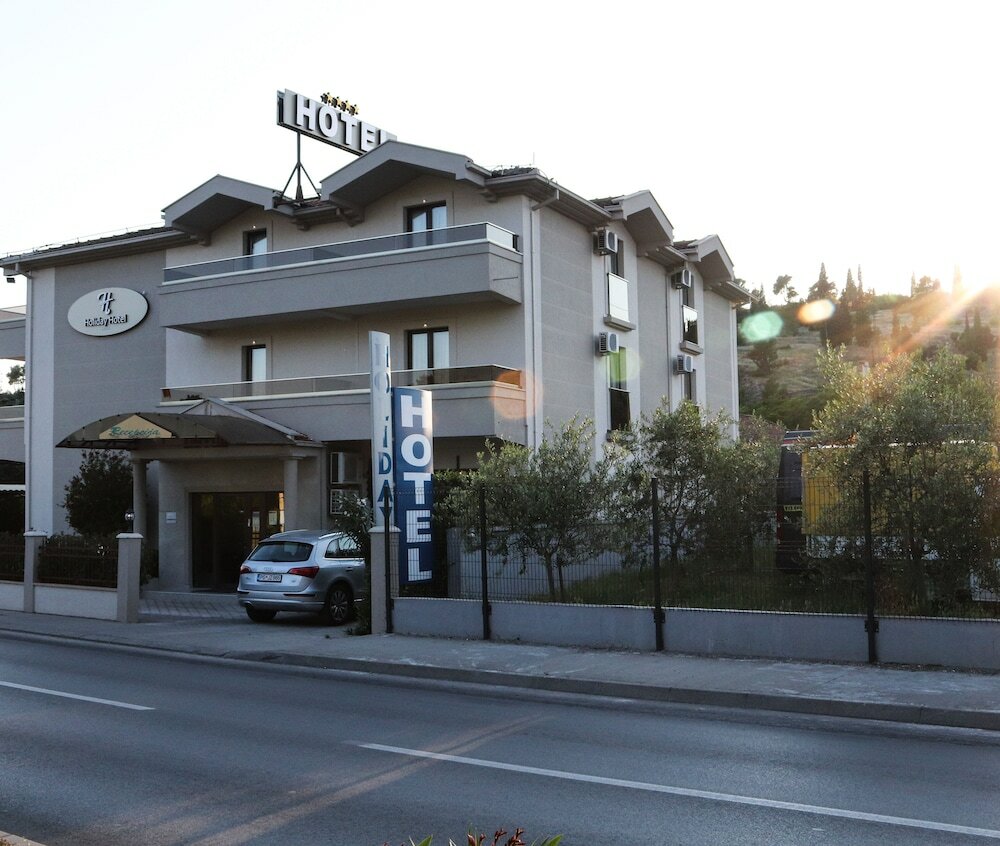 Фото Hotel Holiday