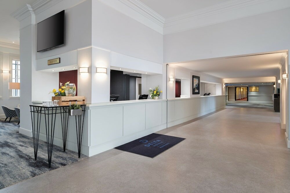 Фото Delta Hotels by Marriott Heathrow Windsor
