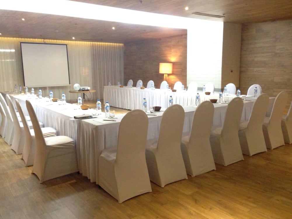 Фото Fusion Suites Sai Gon