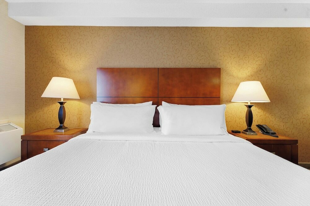 Фото Allure Hotel & Suites