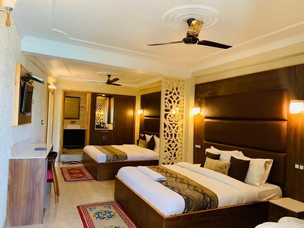 Фото Hotel Mongas