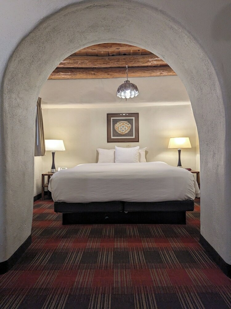 Фото Sagebrush Inn & Suites