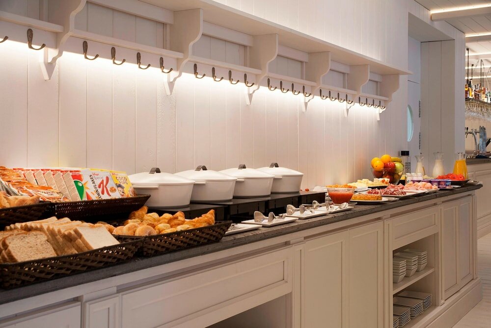 Фото Ac Victoria Suites