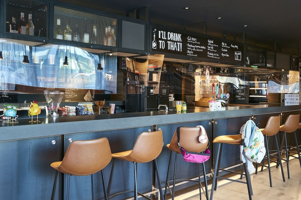 Фото Moxy Chester