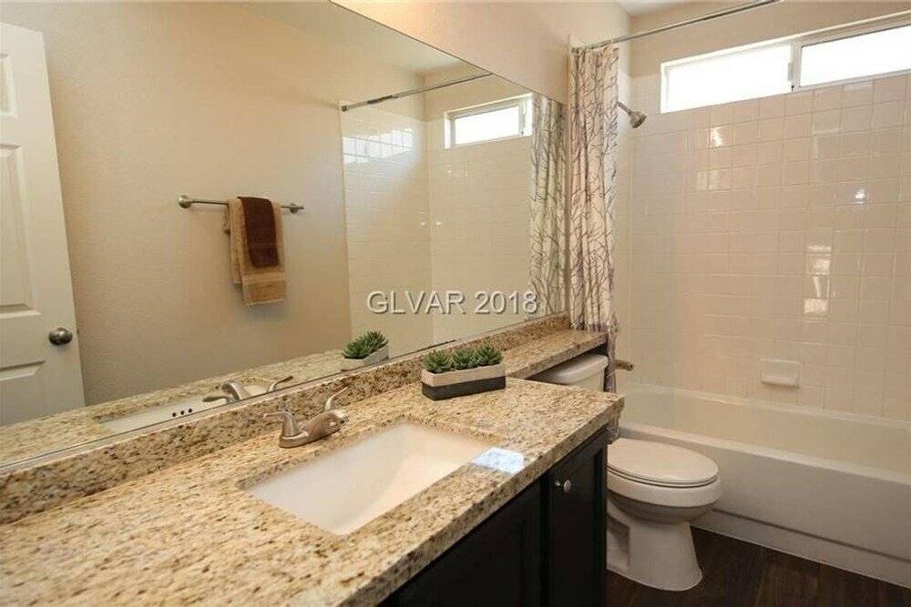 Фото Advantage Court