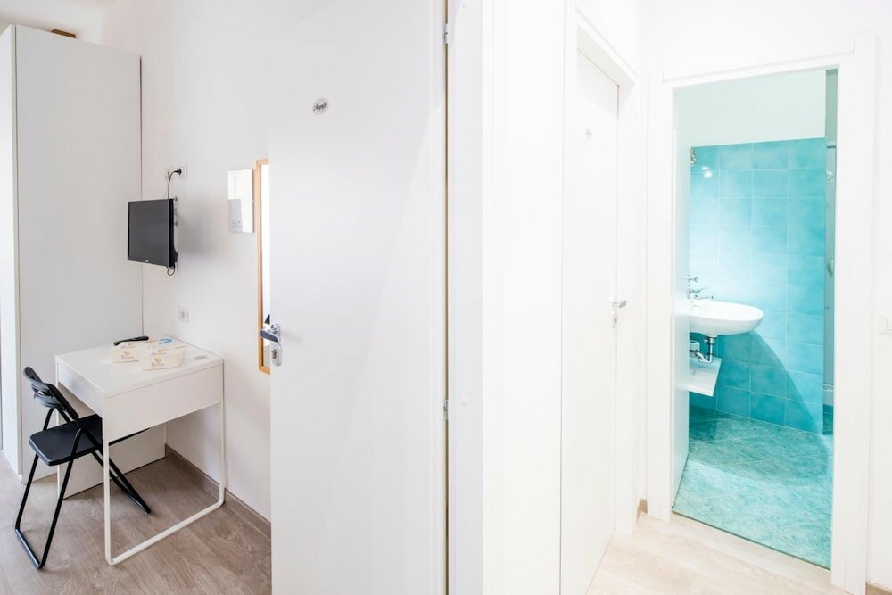 Фото Guest House Mr Brown