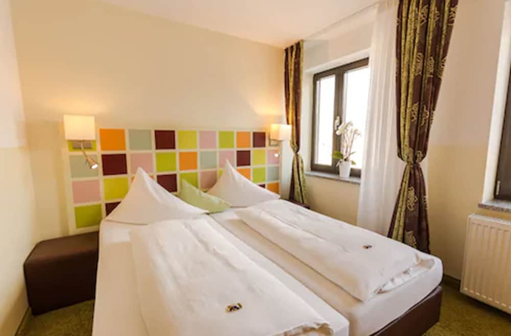 Фото Hotel Arooma