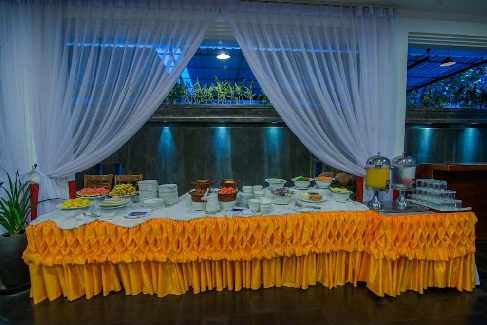 Фото Mekong Angkor Palace Hotel