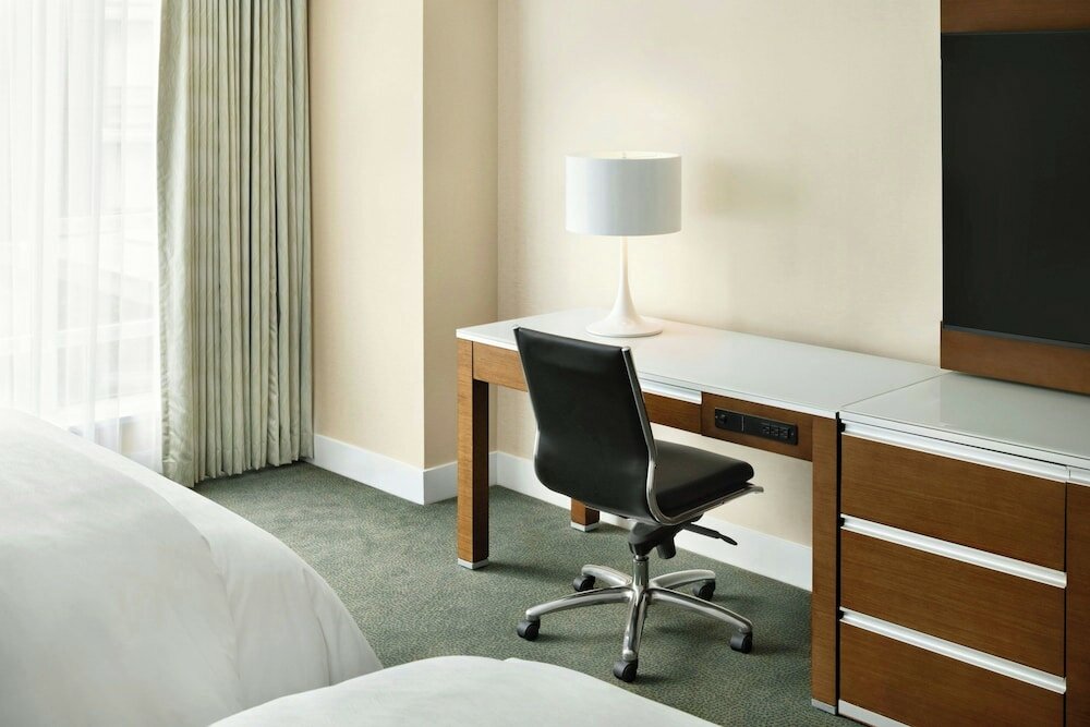 Фото The Westin Wall Centre, Vancouver Airport