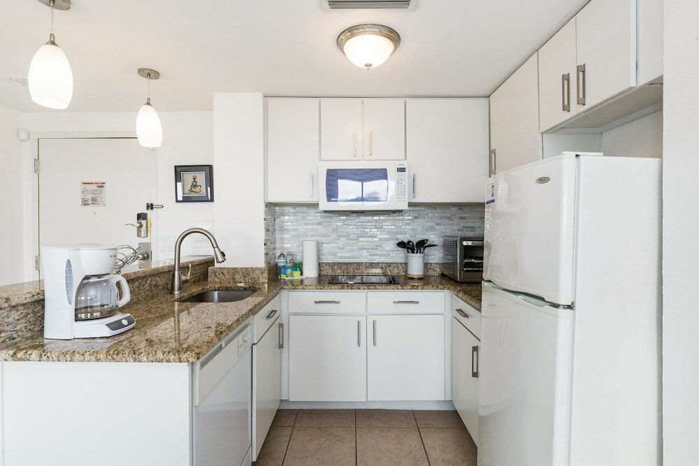 Фото Enclave Hotel & Suites Orlando, a staySky Hotel & Resort