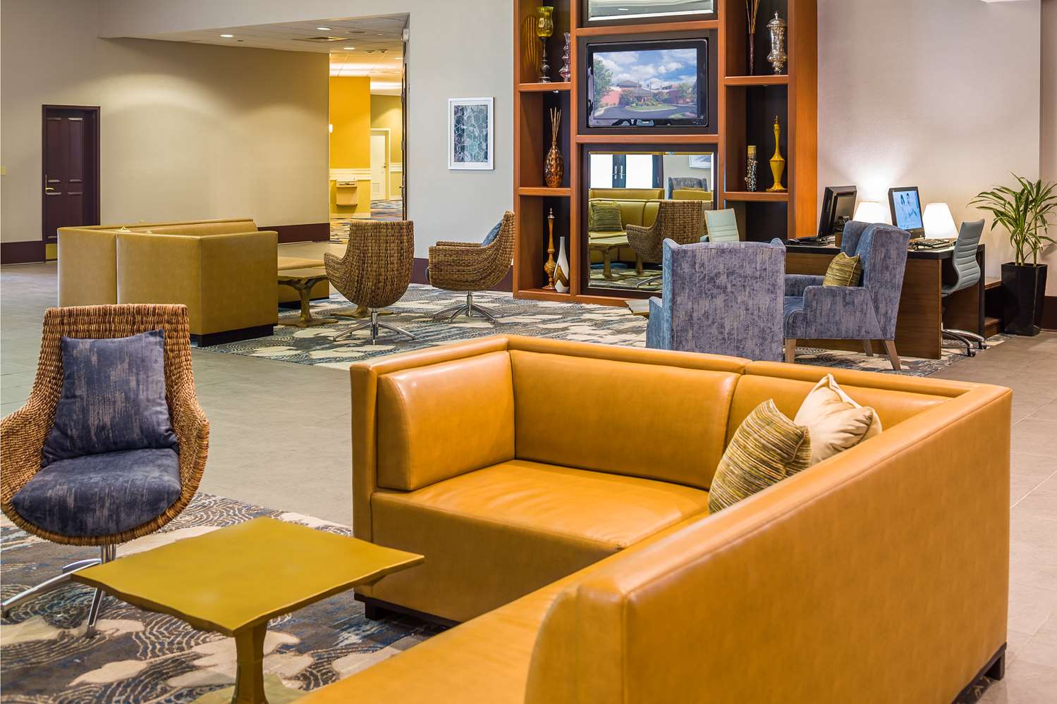 Фото DoubleTree by Hilton Hotel Boston-Andover