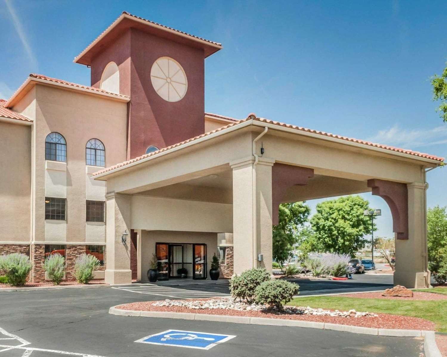 Фото Quality Inn & Suites Albuquerque West