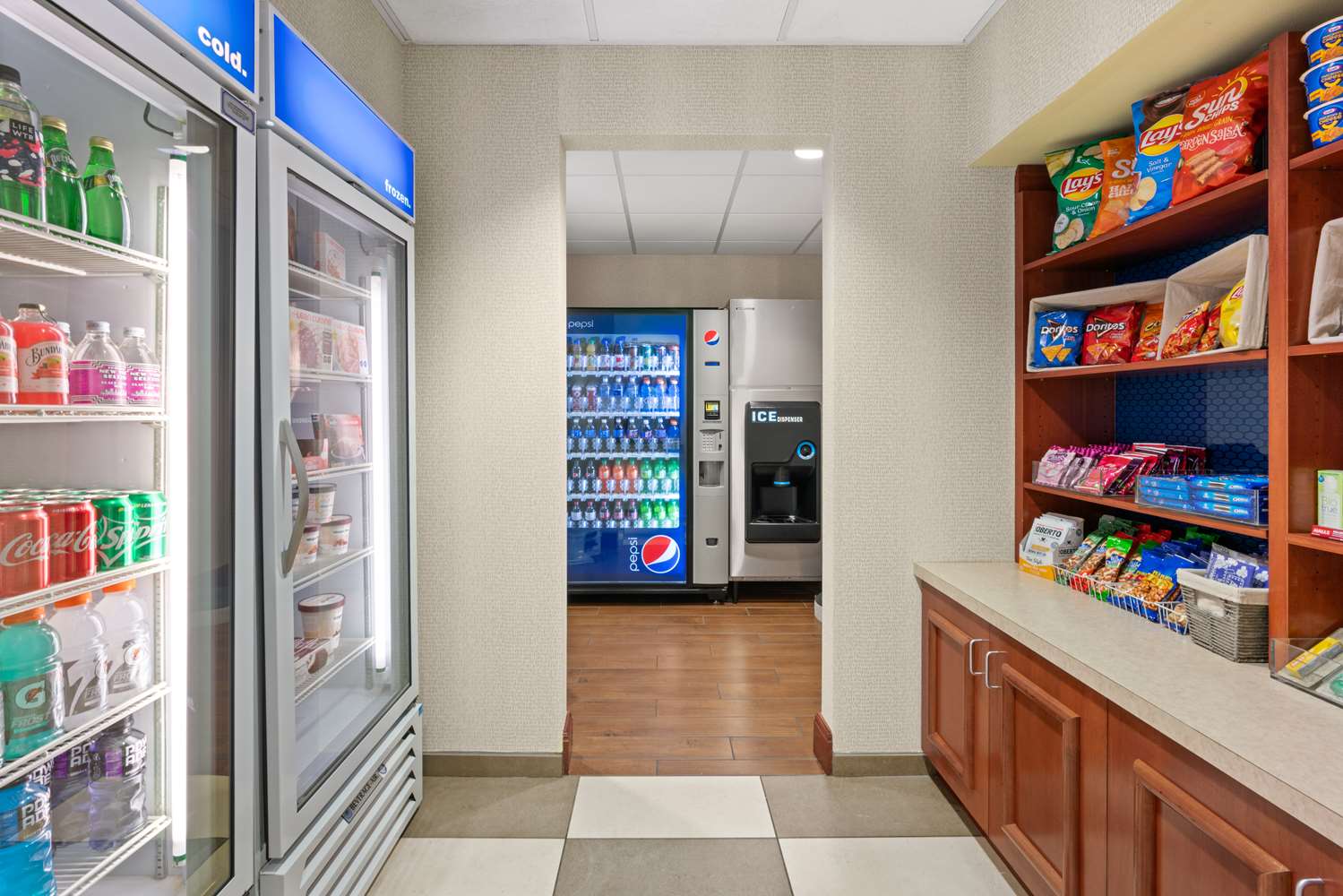 Фото Hampton Inn & Suites Burlington