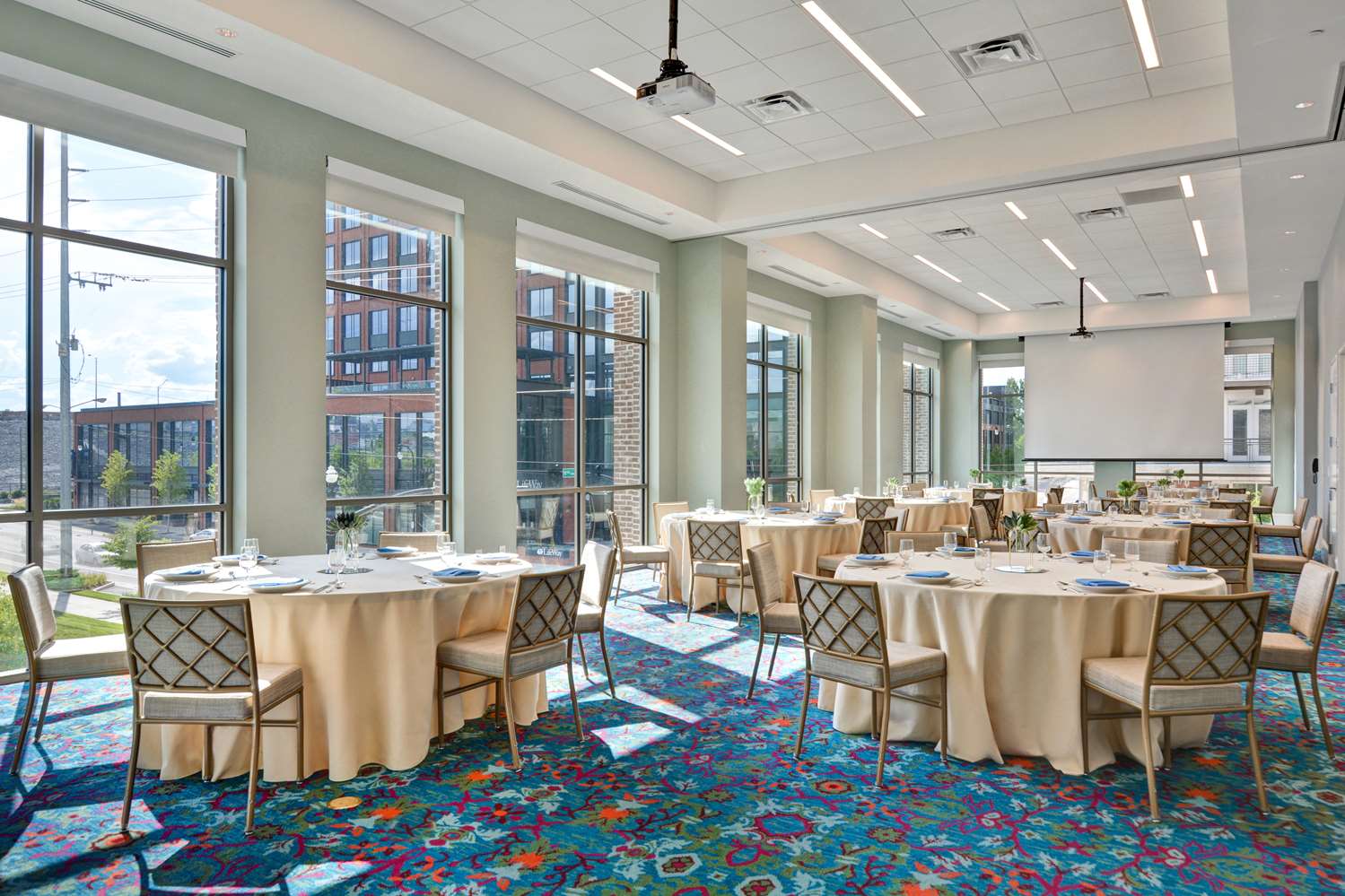 Фото Hampton Inn & Suites Nashville Downtown Capitol View