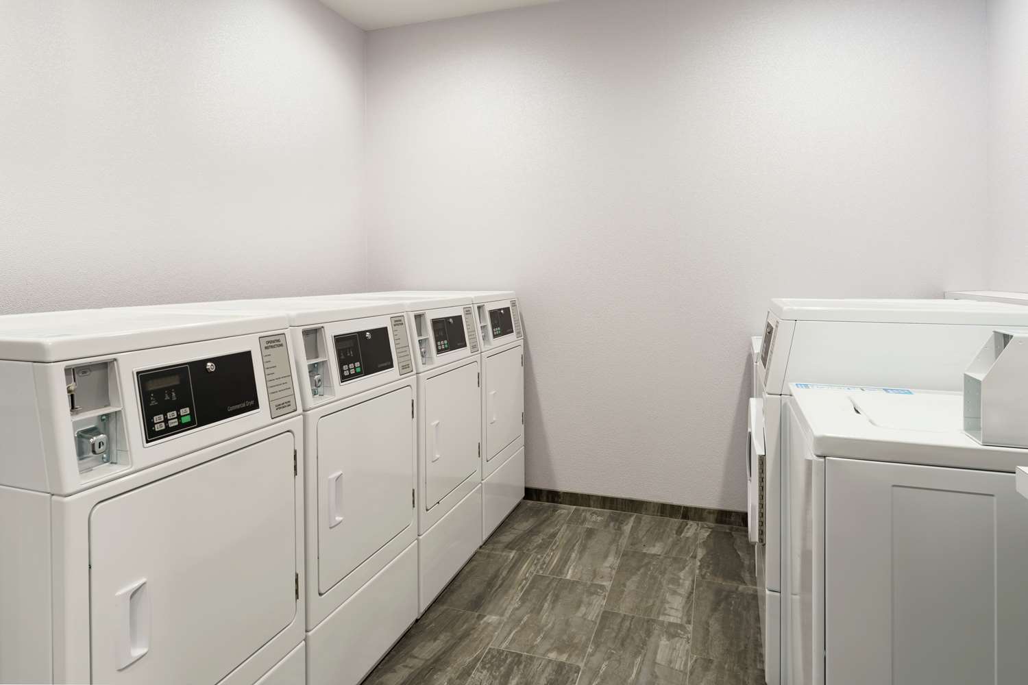 Фото Home2 Suites by Hilton Norfolk Airport