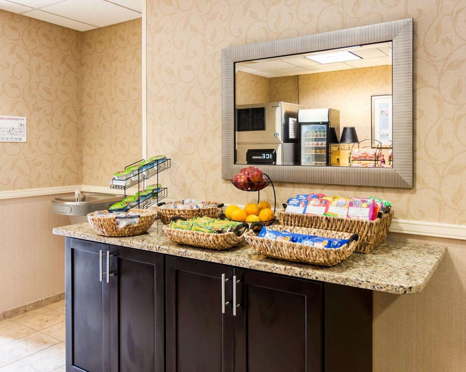 Фото Suburban Extended Stay Hotel Quantico