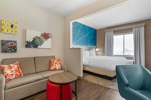 Гостиница AmerikSuites Laredo Behind Mall Del Norte