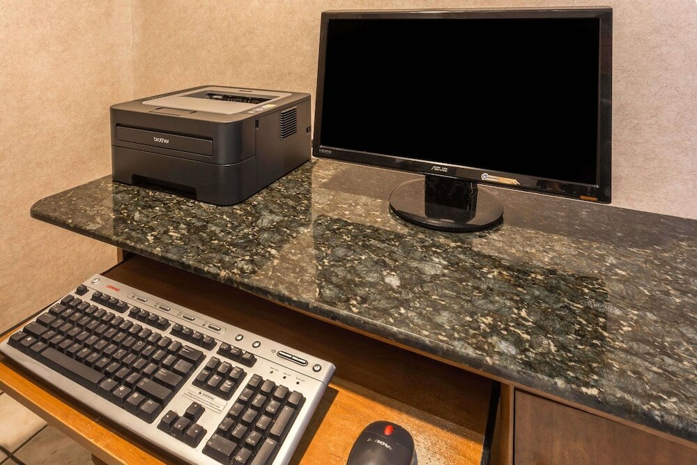 Фото Howard Johnson by Wyndham Phoenix Airport/Downtown Area