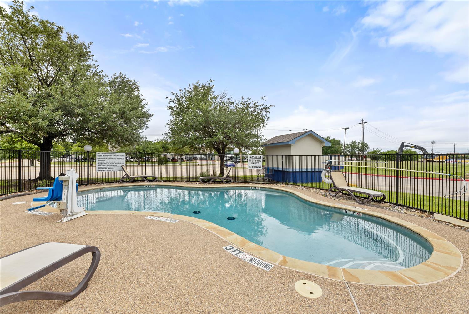 Фото Days Inn by Wyndham McKinney