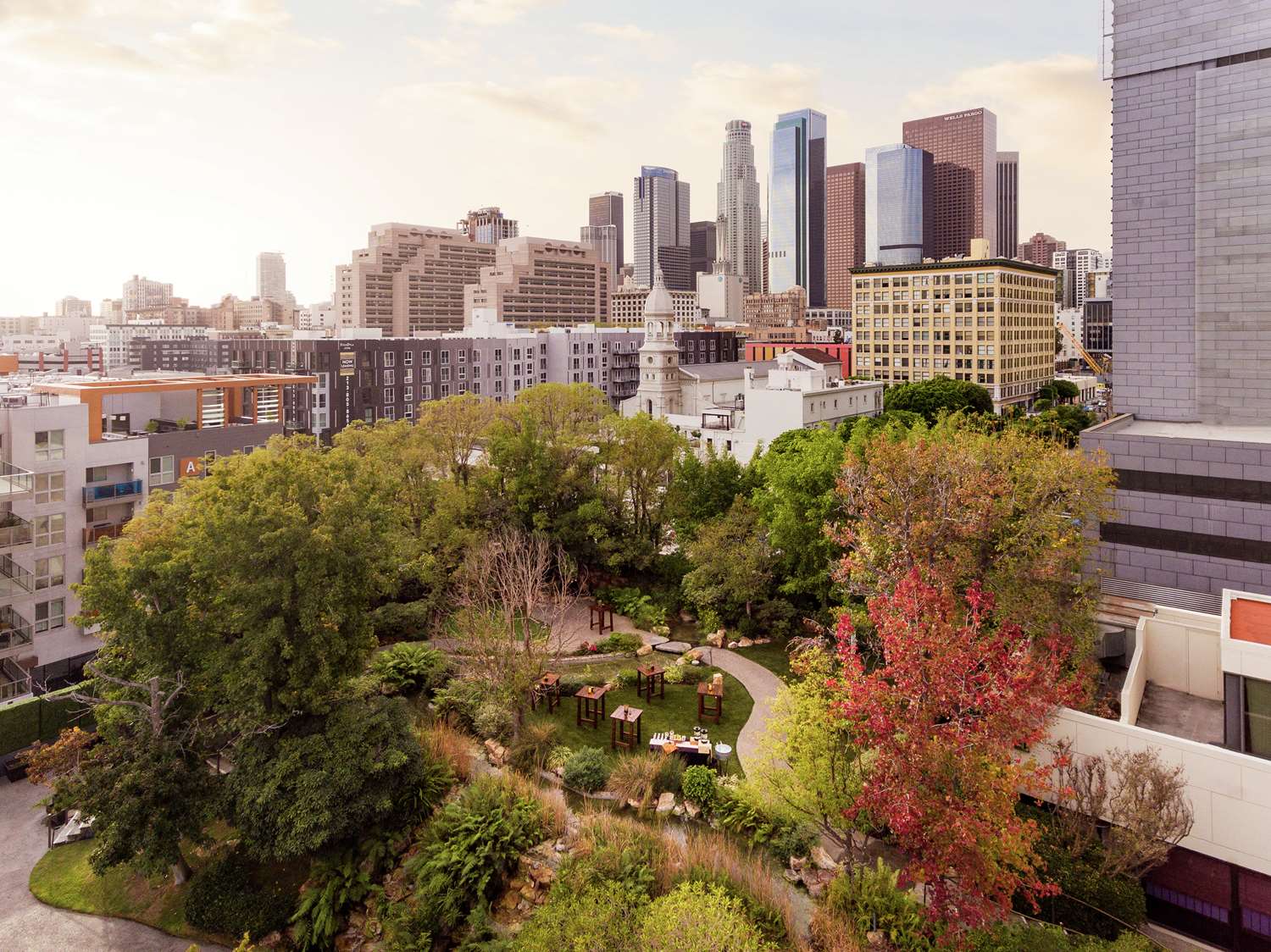 Фото DoubleTree by Hilton Hotel Los Angeles Downtown