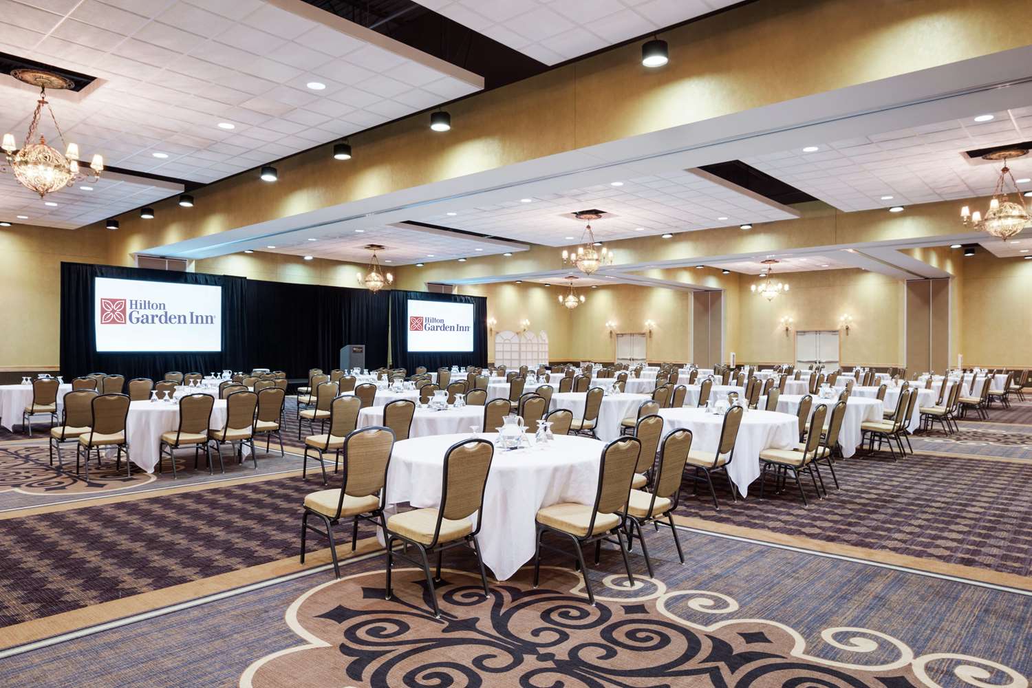 Фото Hilton Garden Inn Toledo Perrysburg