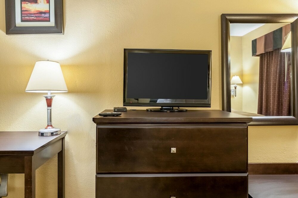 Фото Quality Inn & Suites Lafayette