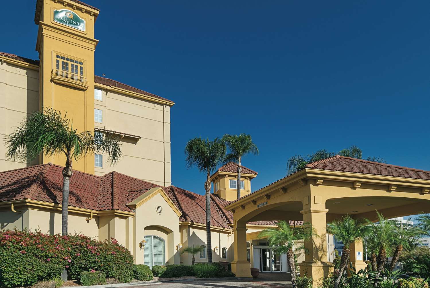 Фото La Quinta Inn & Suites by Wyndham Ontario Airport