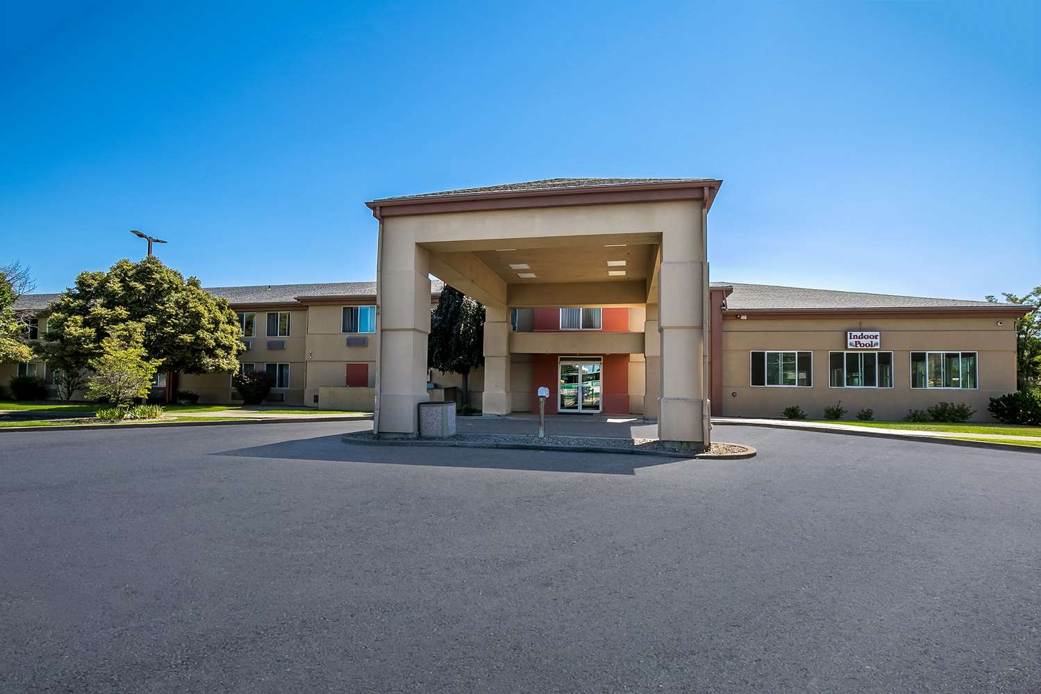 Фото Americas Best Value Sandman Inn