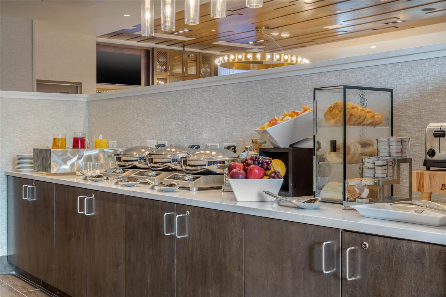 Фото Cambria Hotel Charleston Riverview