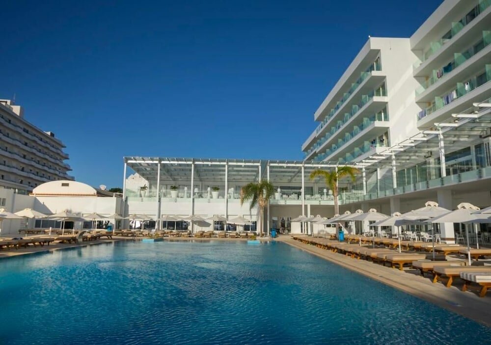 Фото Constantinos The Great Beach Hotel