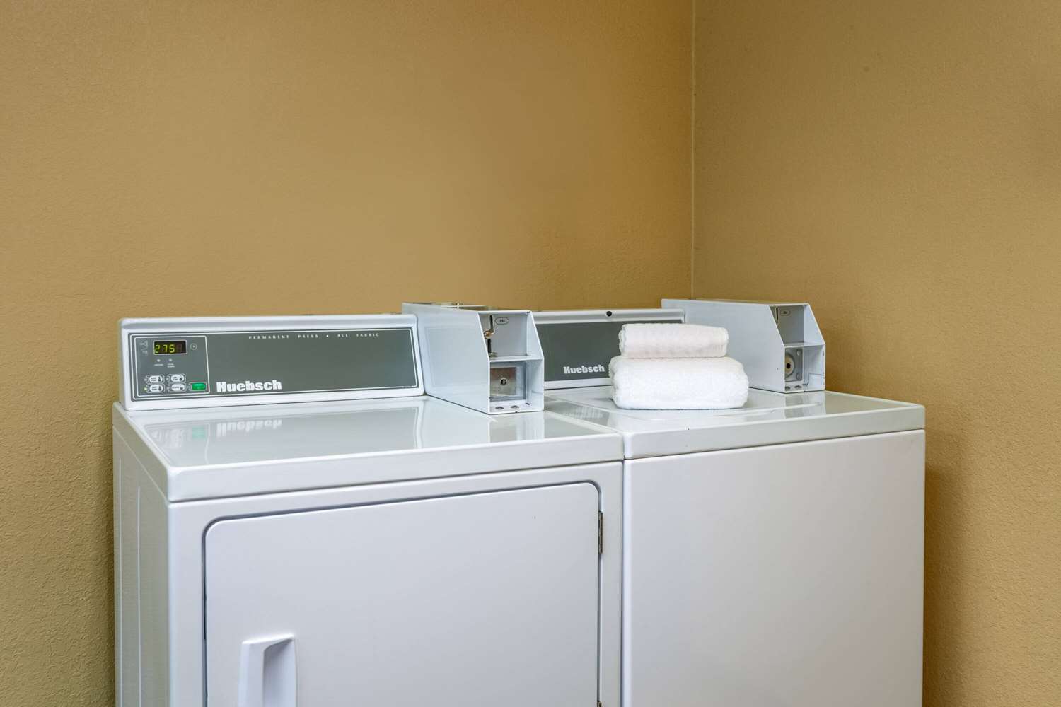 Фото Super 8 by Wyndham Wausau