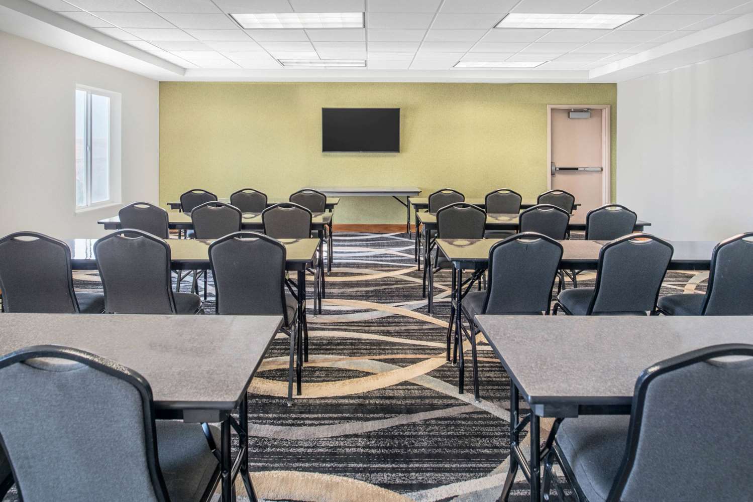 Фото La Quinta Inn & Suites by Wyndham Moscow Pullman