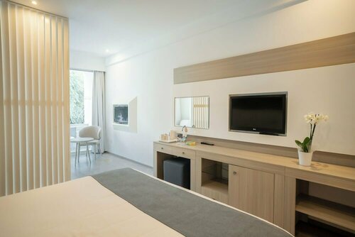 Гостиница Margadina Lounge Hotel в Айя-Напе
