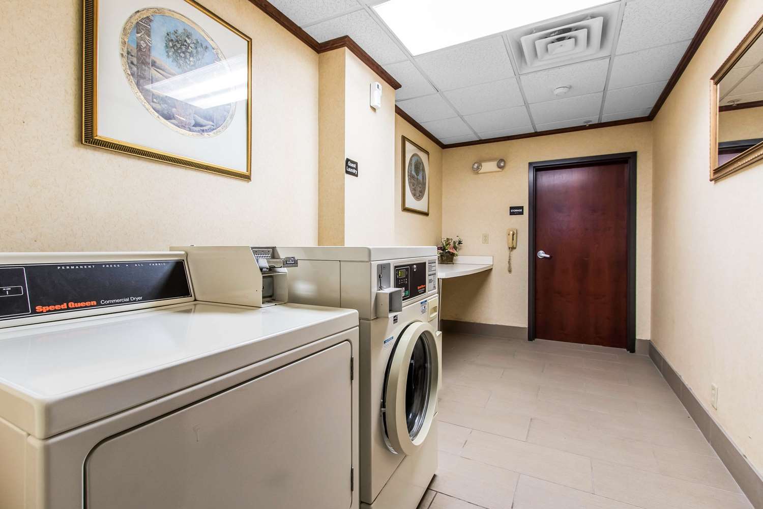 Фото Ardmore Inn & Suites