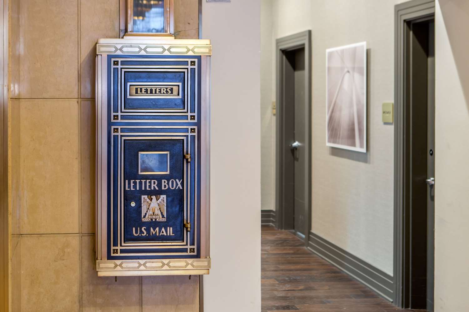 Фото Renaissance Saint Elm Dallas Downtown Hotel